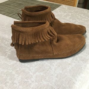 Minnetonka Moccasins Size 7